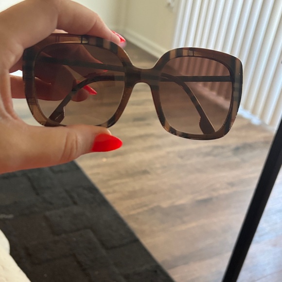 Stylish Burberry Sunglasses